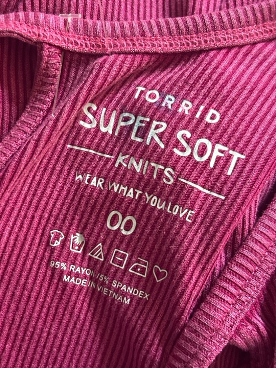 Torrid super soft knits keyhole ribbed tank top size medium - Picture 3 of 3